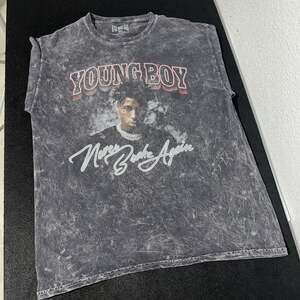 Never Broke Again Men's Young Boy Graphic Crew Cotton T-Shirt Sz Med/Large